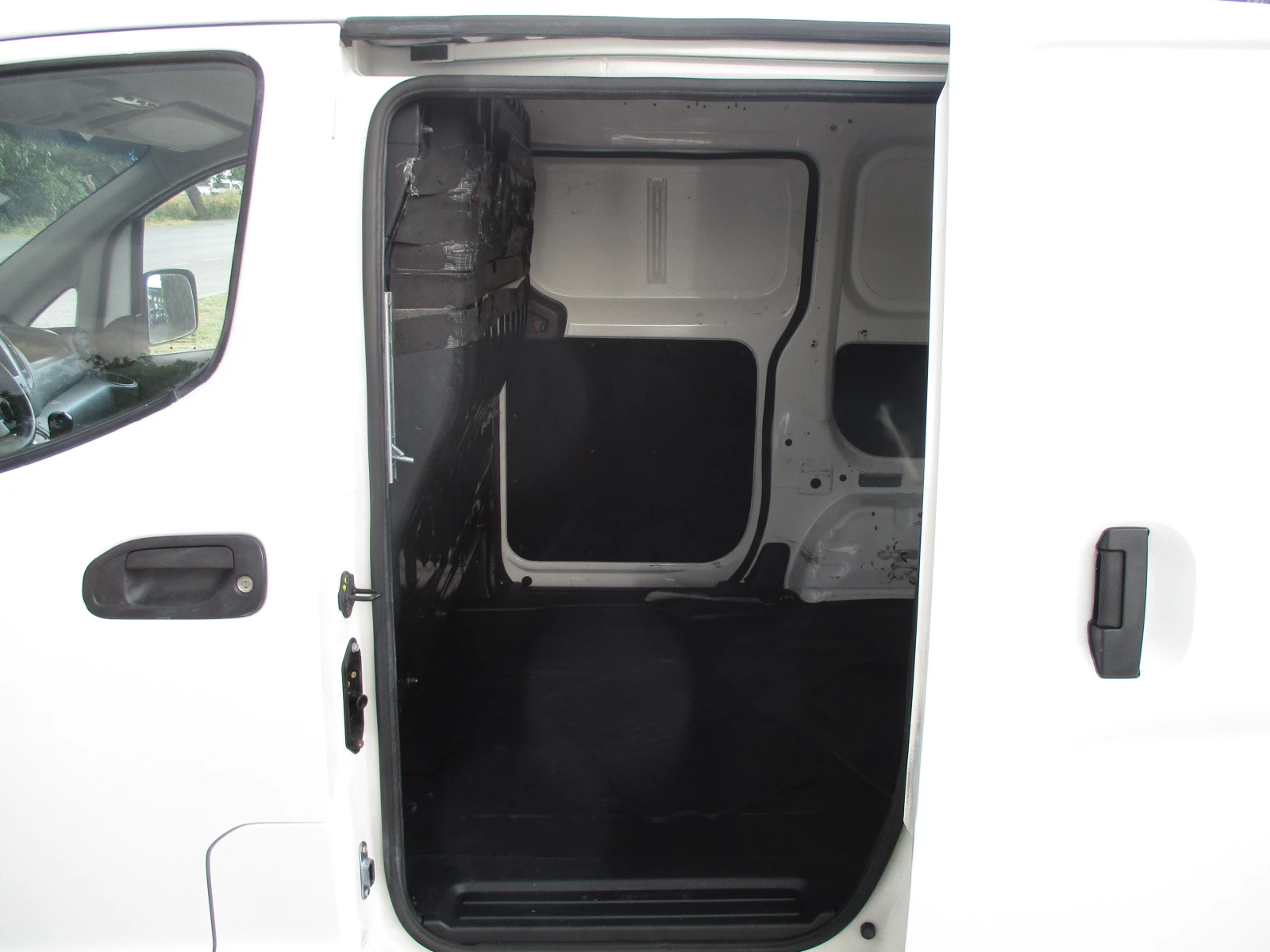 Nissan NV200 1.5/ДИЗЕЛ/90кс./КАТО НОВА/, снимка 12 - Бусове и автобуси - 55412224