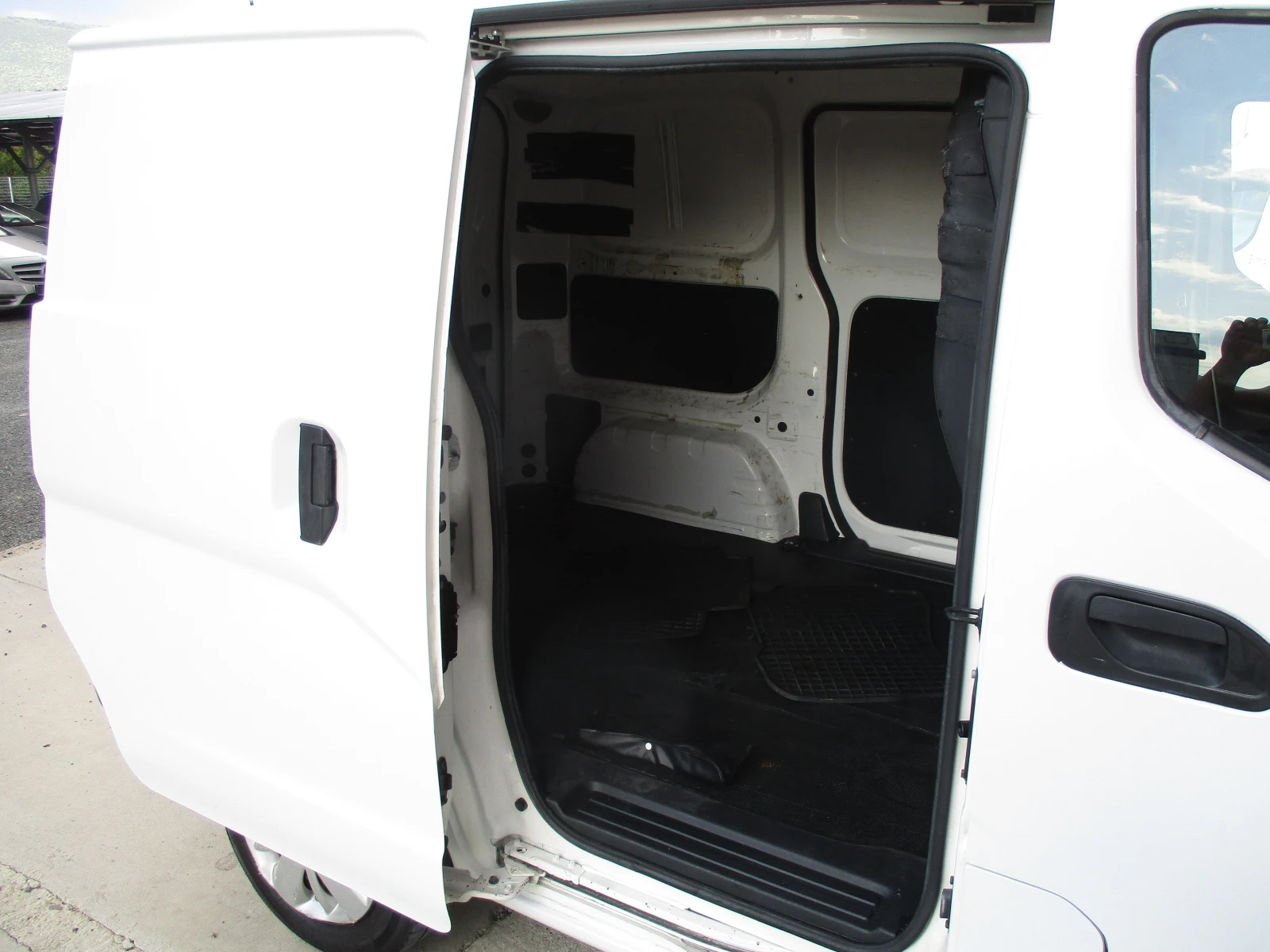 Nissan NV200 1.5/ДИЗЕЛ/90кс./КАТО НОВА/, снимка 15 - Бусове и автобуси - 55412224
