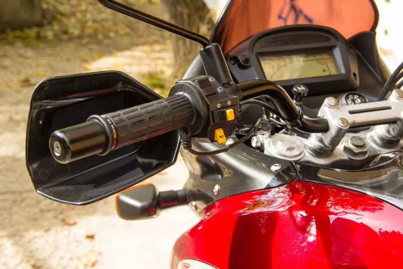 Suzuki XF Freewind, снимка 10 - Мотоциклети и мототехника - 52555367