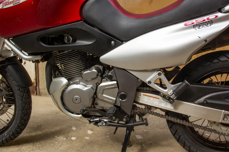 Suzuki XF Freewind, снимка 12 - Мотоциклети и мототехника - 52555367