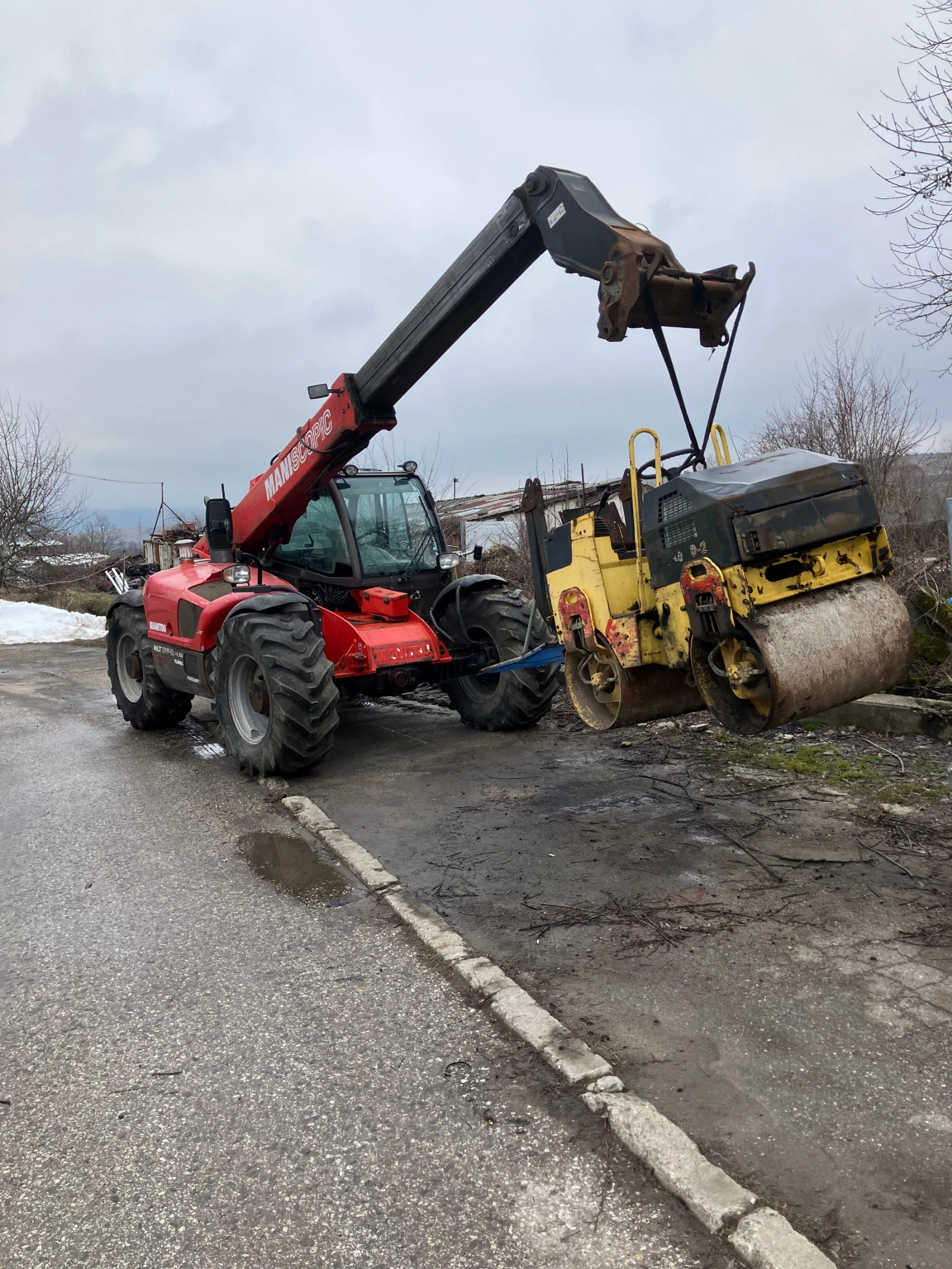 Телескопичен товарач Manitou 735, снимка 6 - Селскостопанска техника - 53291130