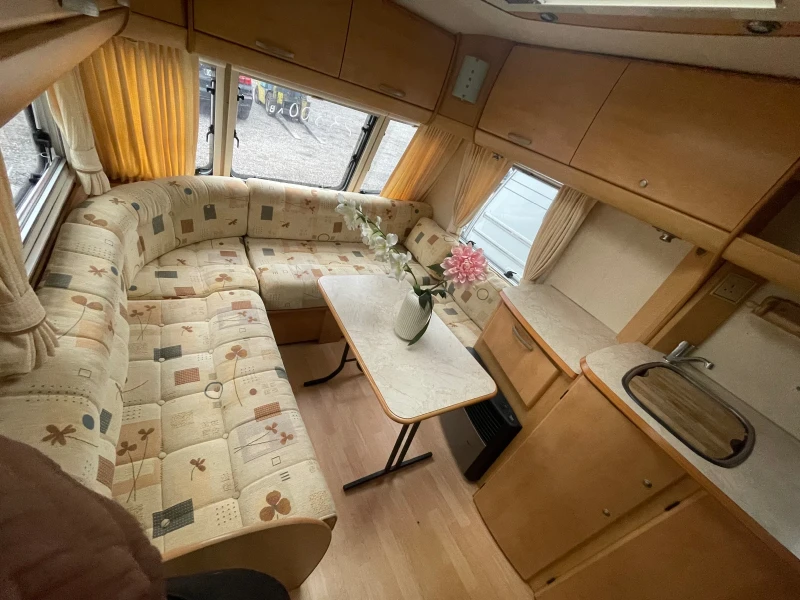 Каравана Bailey Senator , снимка 13 - Каравани и кемпери - 52488064