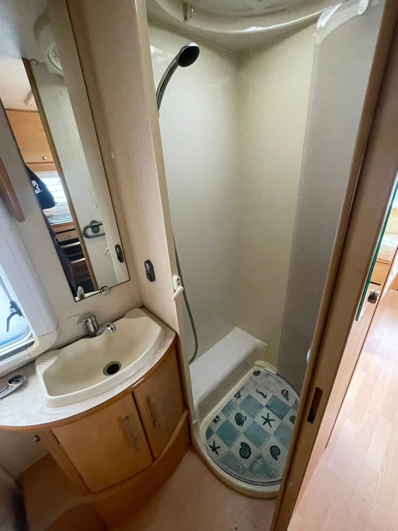 Каравана Bailey Senator , снимка 16 - Каравани и кемпери - 53895617