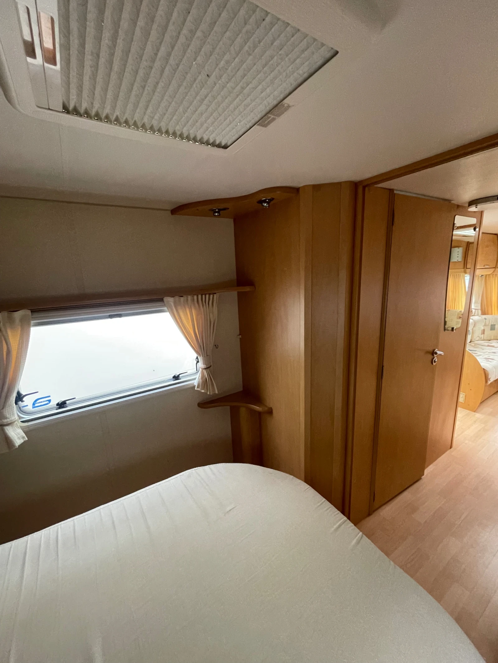 Каравана Bailey Senator , снимка 17 - Каравани и кемпери - 53895617