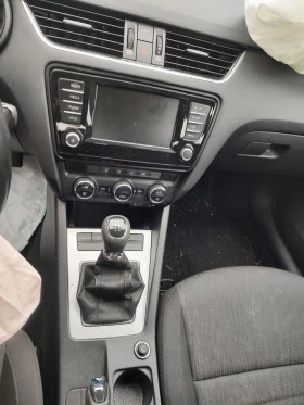 Skoda Octavia 1.6TDI, Комби, 90кс, 2017, CXX, снимка 3