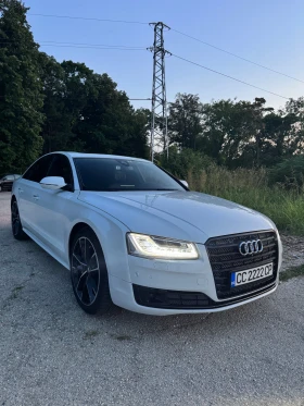 ������ Audi A8