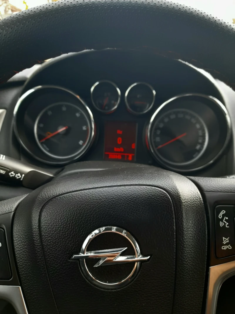 Opel Astra Sport Tourer, снимка 8 - Автомобили и джипове - 52190066