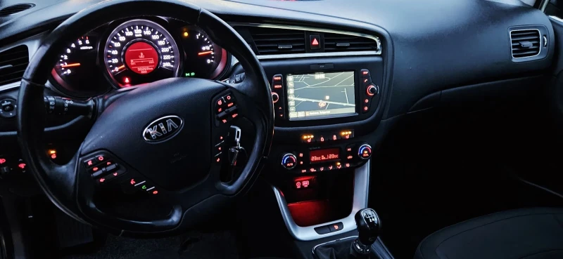 Kia Ceed 2018г* 90 000км* NAVI* LED* КАМЕРА* , снимка 9 - Автомобили и джипове - 52471852