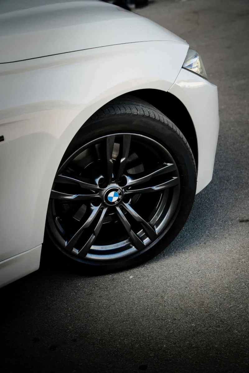 BMW 330 Head Up - H&K, снимка 5 - Автомобили и джипове - 52569873