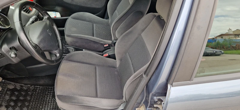 Peugeot 207 1.4i, снимка 9 - Автомобили и джипове - 52859285