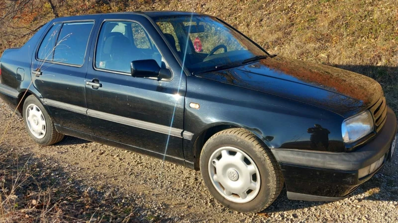 VW Vento, снимка 3 - Автомобили и джипове - 52877860