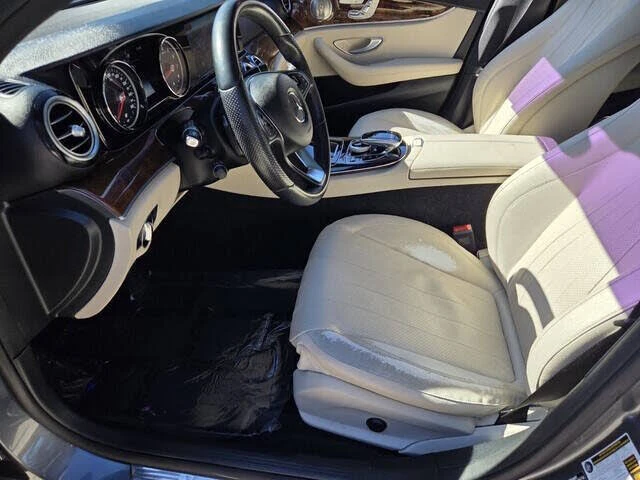 Mercedes-Benz E 300 RWD* АвтоКредит* (ЦЕНА ДО БГ), снимка 5 - Автомобили и джипове - 53393891