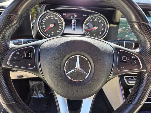 Mercedes-Benz E 300 RWD* АвтоКредит* (ЦЕНА ДО БГ), снимка 11 - Автомобили и джипове - 53393891