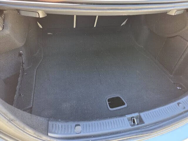 Mercedes-Benz E 300 RWD* АвтоКредит* (ЦЕНА ДО БГ), снимка 9 - Автомобили и джипове - 53393891