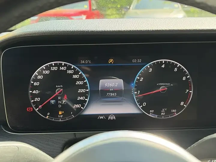 Mercedes-Benz E 350 AMG* 4М* Burmaster* Face* 1 собственик, снимка 13 - Автомобили и джипове - 55220254