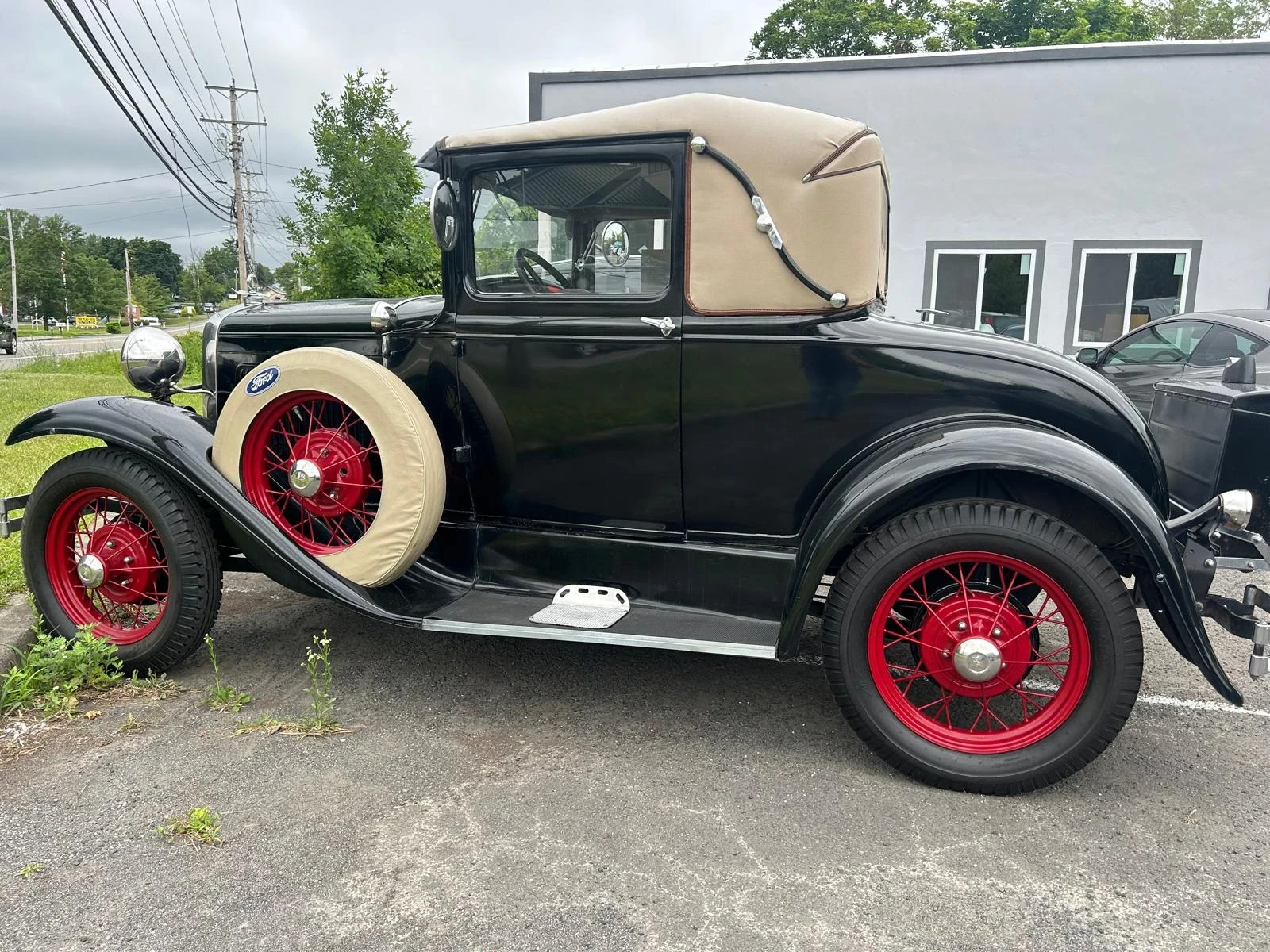 Ford Mustang Ford model A, Sport Coupe DeLuxe  - изображение 2