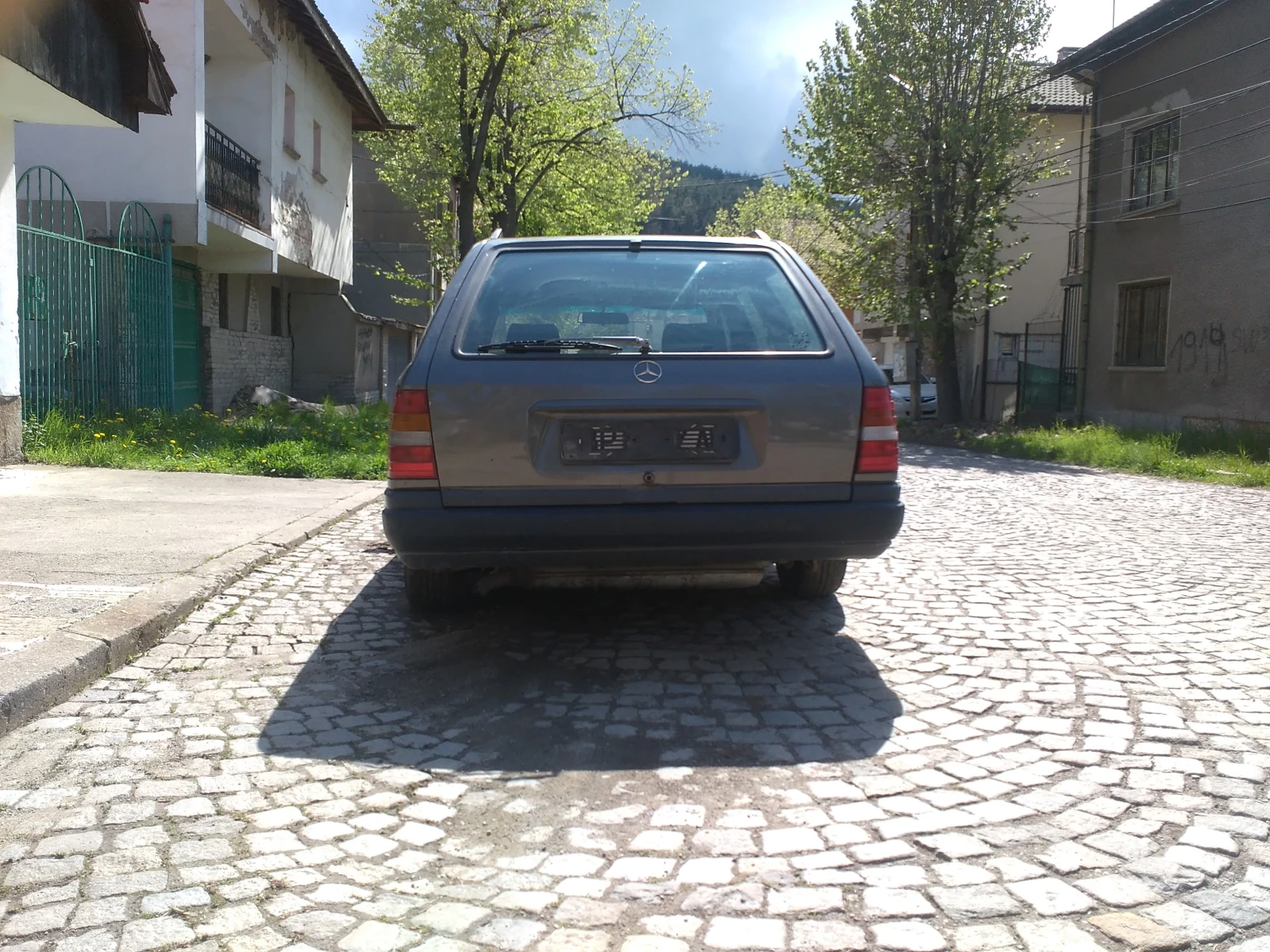 Mercedes-Benz 124  - изображение 5