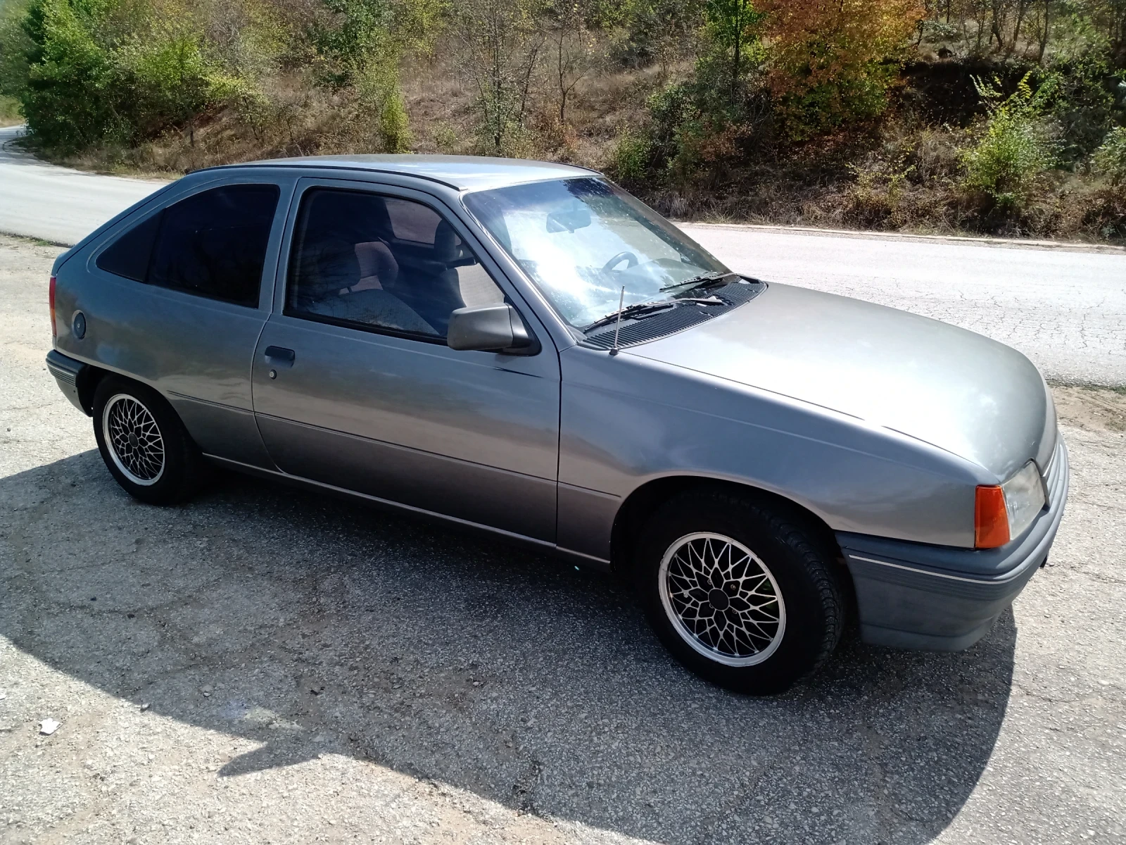 Opel Kadett Е 1.4 60кс - изображение 6