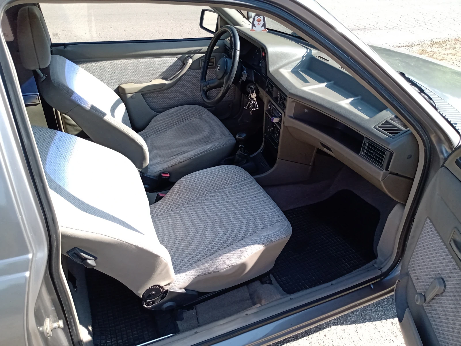 Opel Kadett Е 1.4 60кс - изображение 9