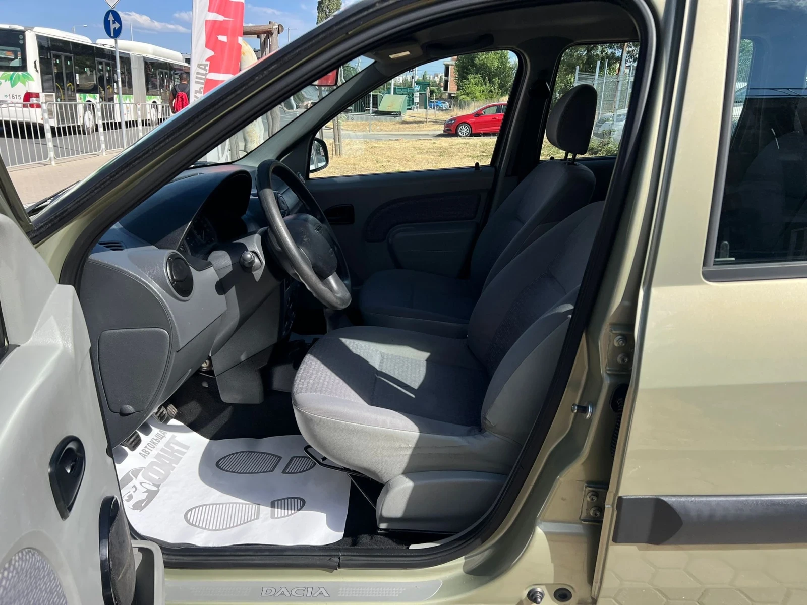 Dacia Logan 1.6i/ГАЗ - изображение 8