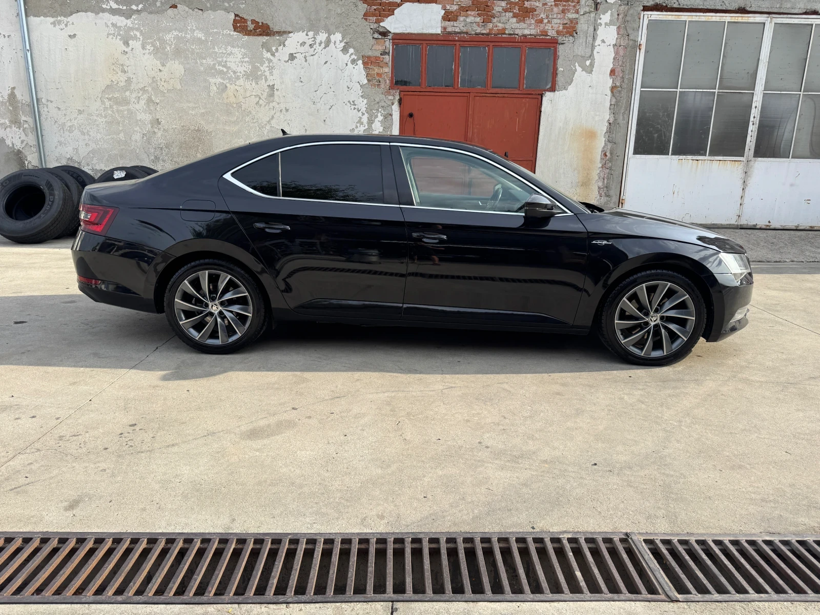 Skoda Superb 2.0TDI 190 кс - изображение 3