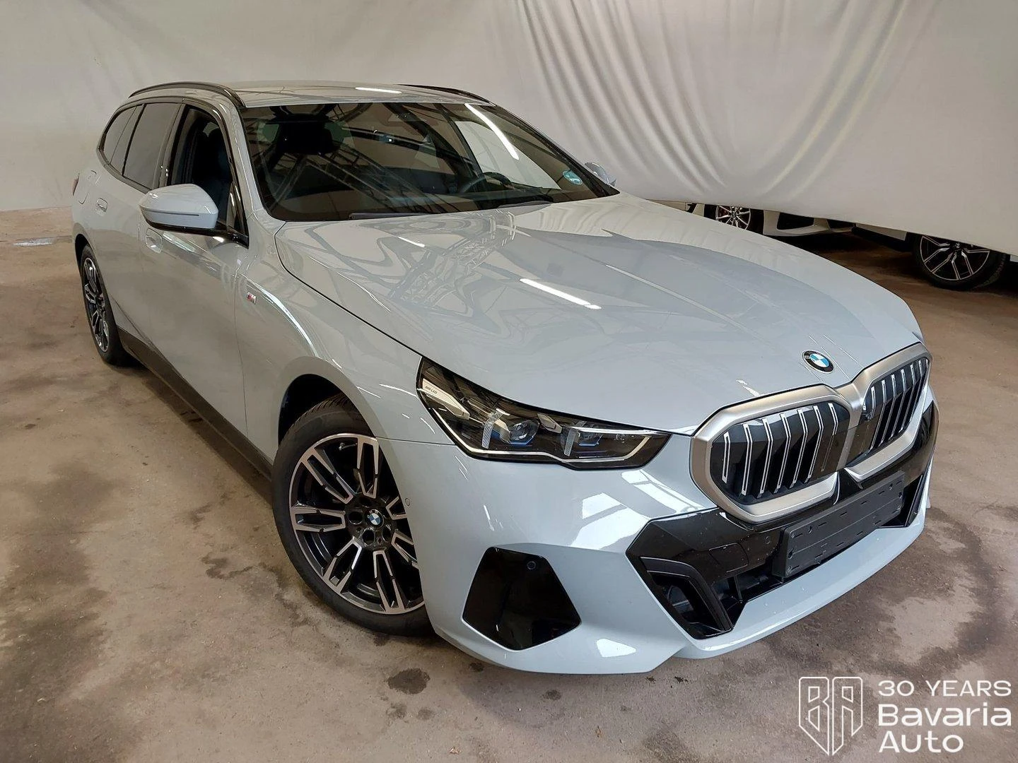 BMW 520 i Touring M Sport Paket Steptronic - изображение 4