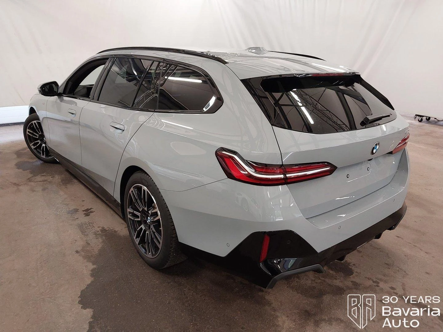 BMW 520 i Touring M Sport Paket Steptronic - изображение 2