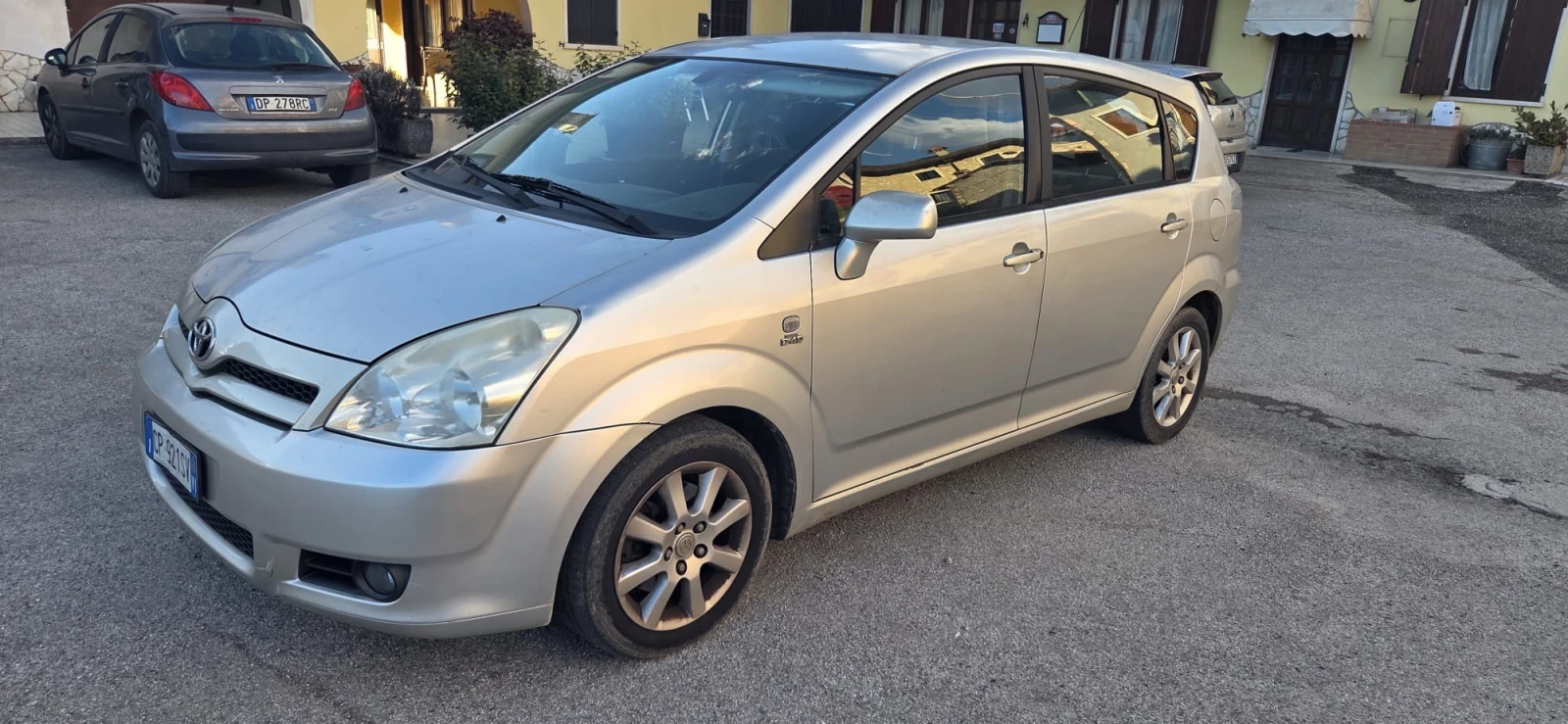 Toyota Corolla verso 2.0D4D, 115кс.05г.Италия