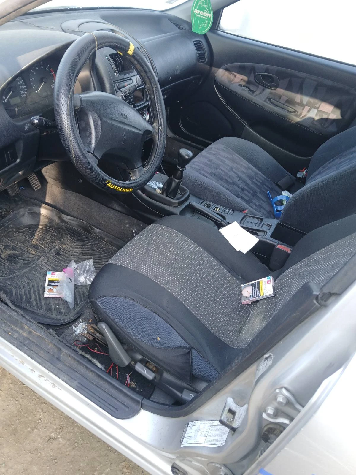 Mitsubishi Carisma, снимка 5 - Автомобили и джипове - 53868901