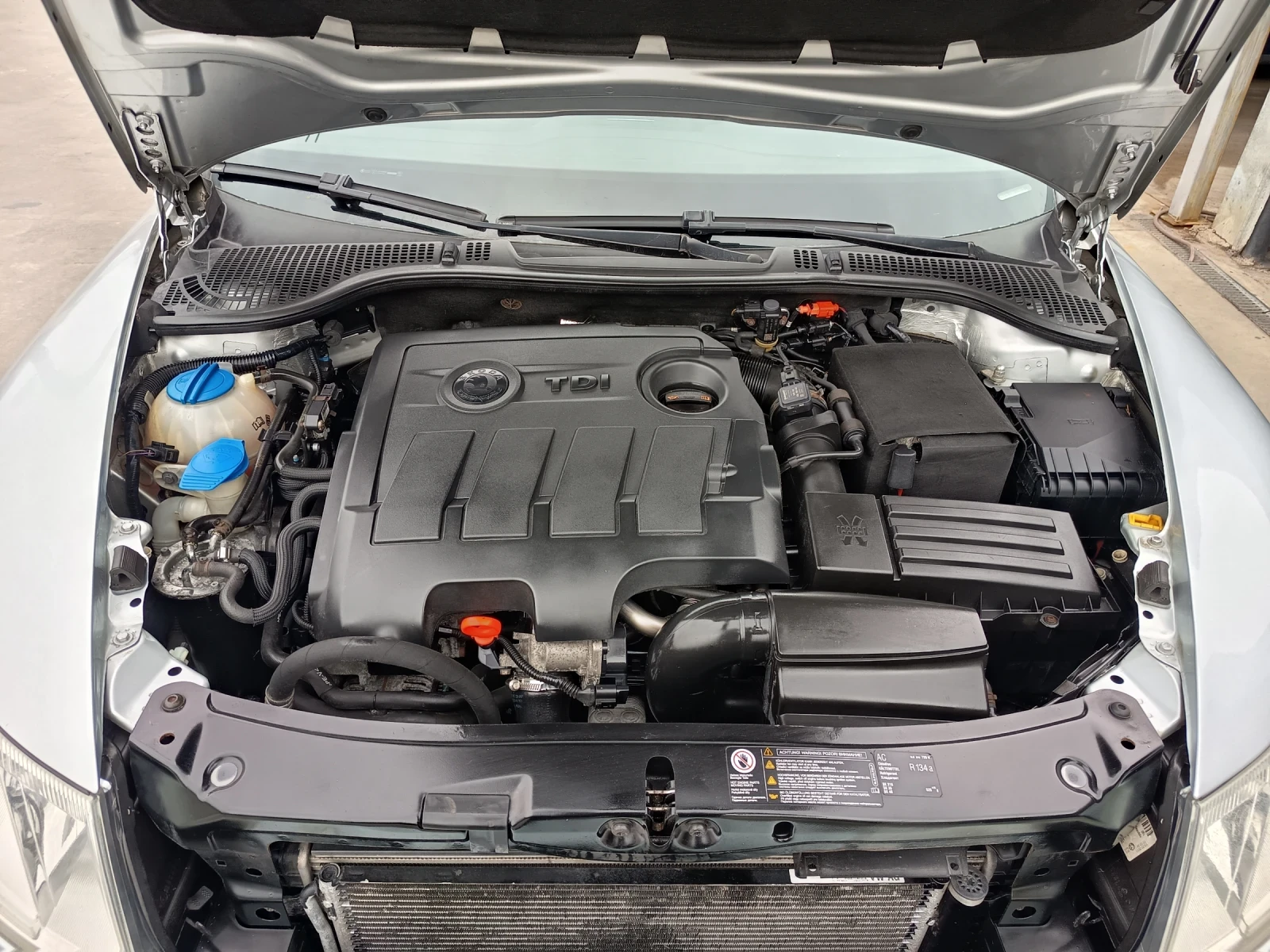 Skoda Octavia 1.6tdi, снимка 14 - Автомобили и джипове - 54044857