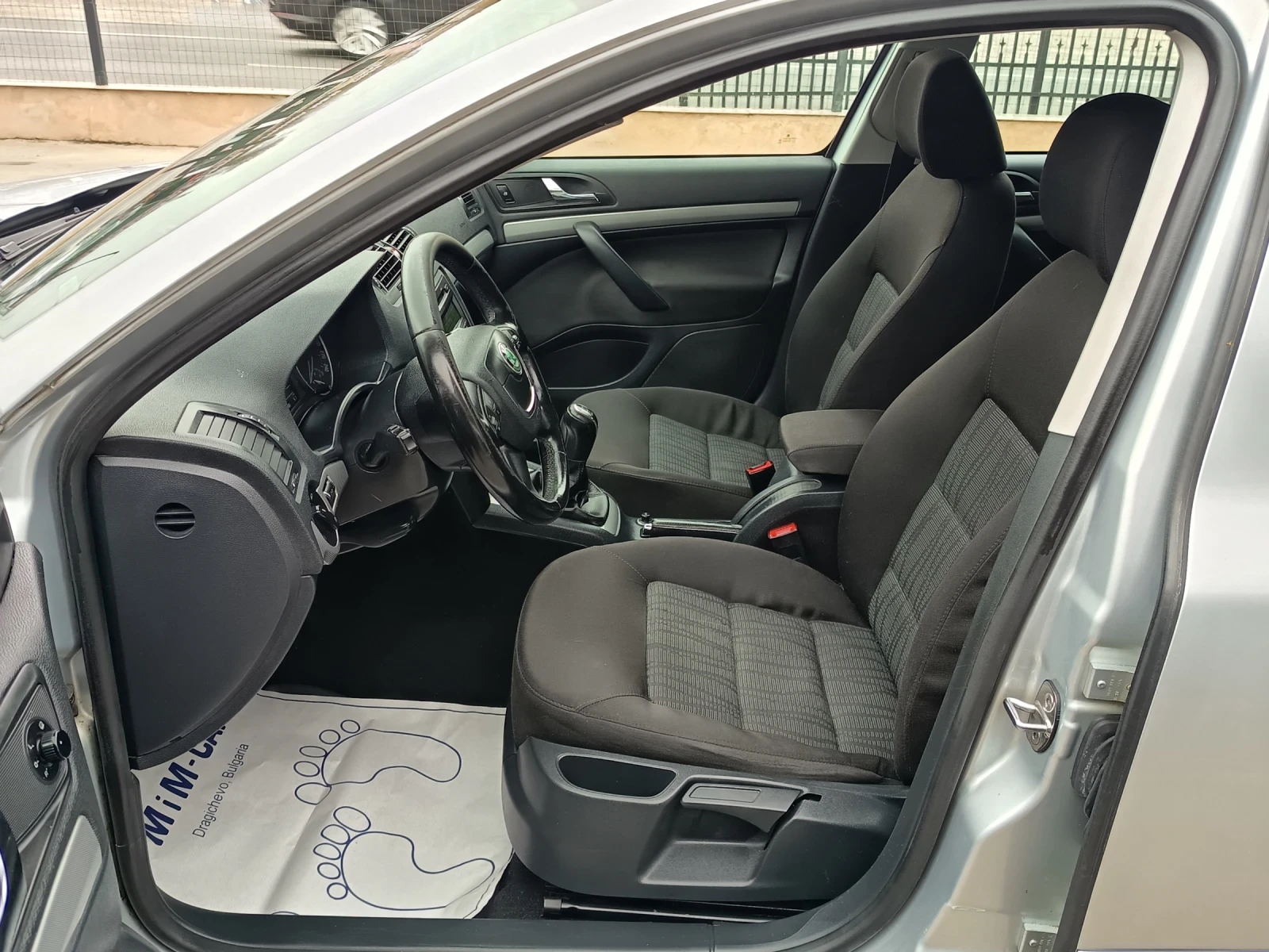 Skoda Octavia 1.6tdi, снимка 8 - Автомобили и джипове - 54044857