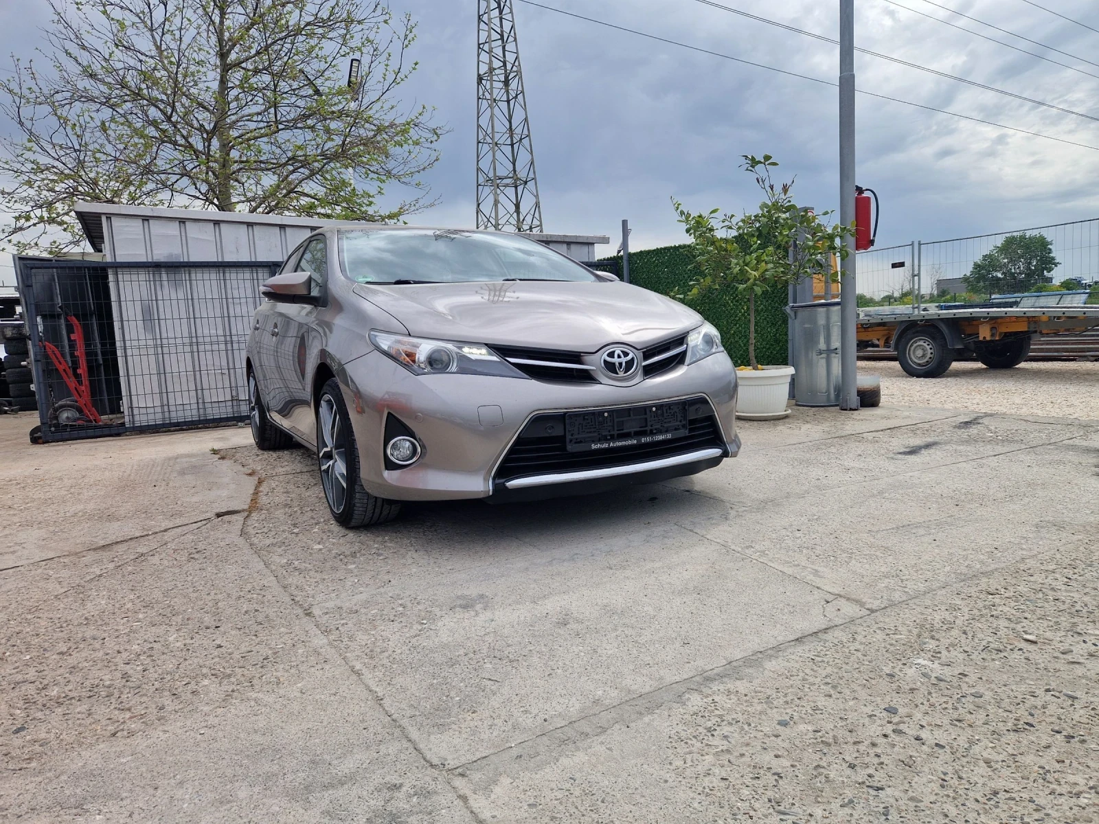 Toyota Auris 1.6, снимка 4 - Автомобили и джипове - 54477312