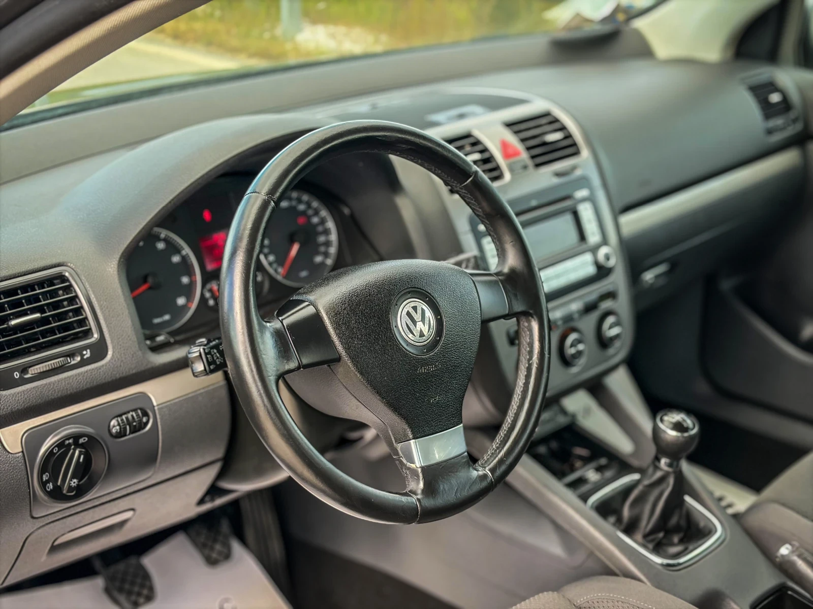 VW Golf 1.6::ФАБРИЧНА ГАЗ::ИТАЛИЯ, снимка 8 - Автомобили и джипове - 54567689