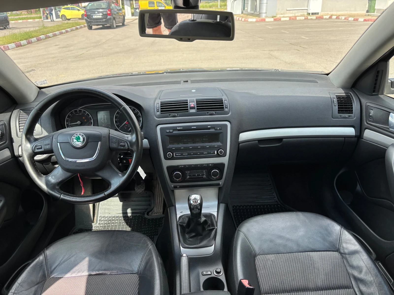 Skoda Octavia 1.6 TDI, снимка 11 - Автомобили и джипове - 54621024