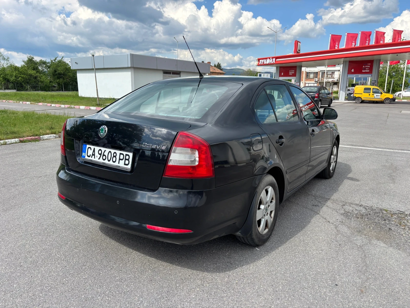 Skoda Octavia 1.6 TDI, снимка 4 - Автомобили и джипове - 54621024