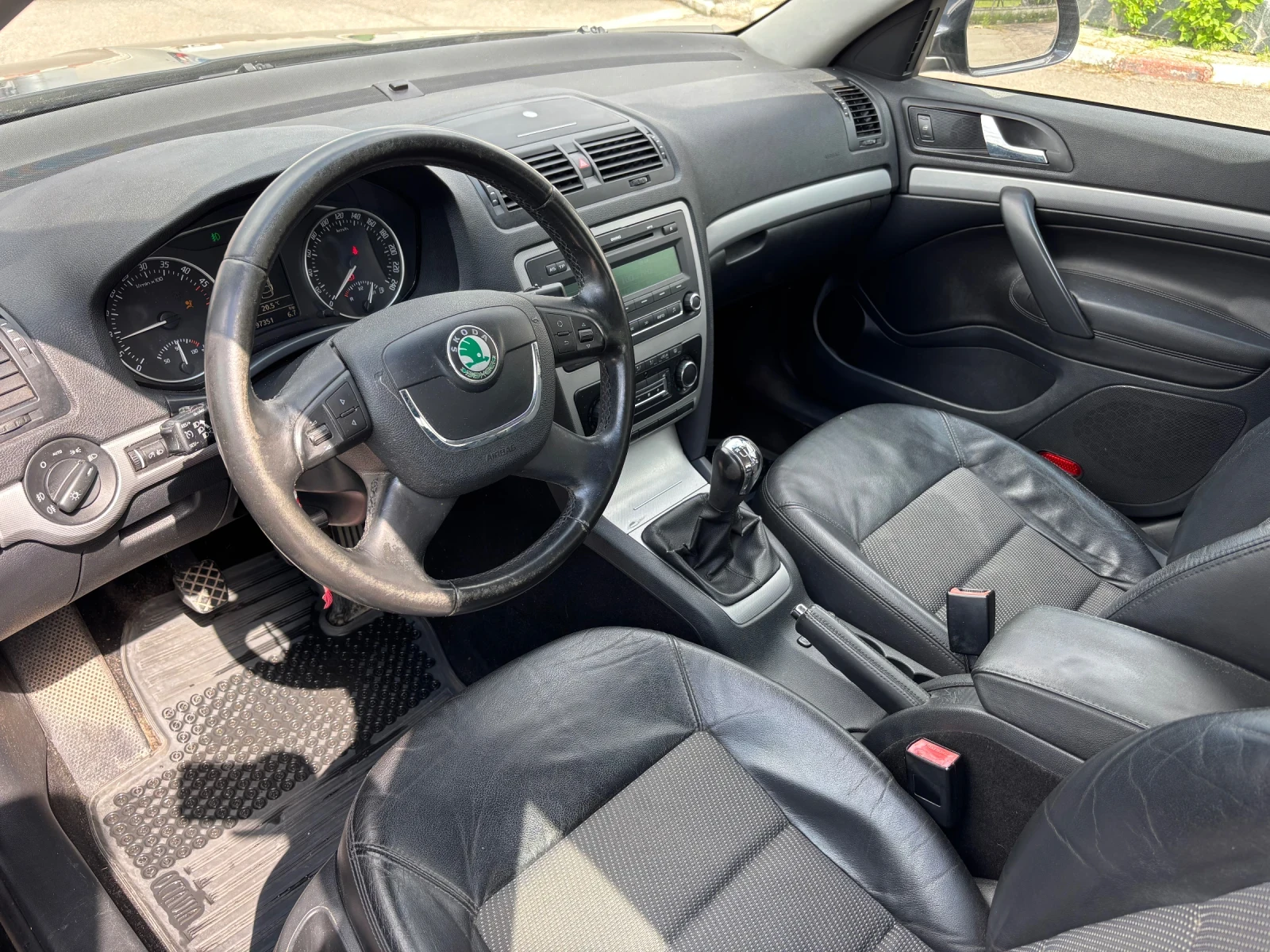 Skoda Octavia 1.6 TDI, снимка 7 - Автомобили и джипове - 54621024