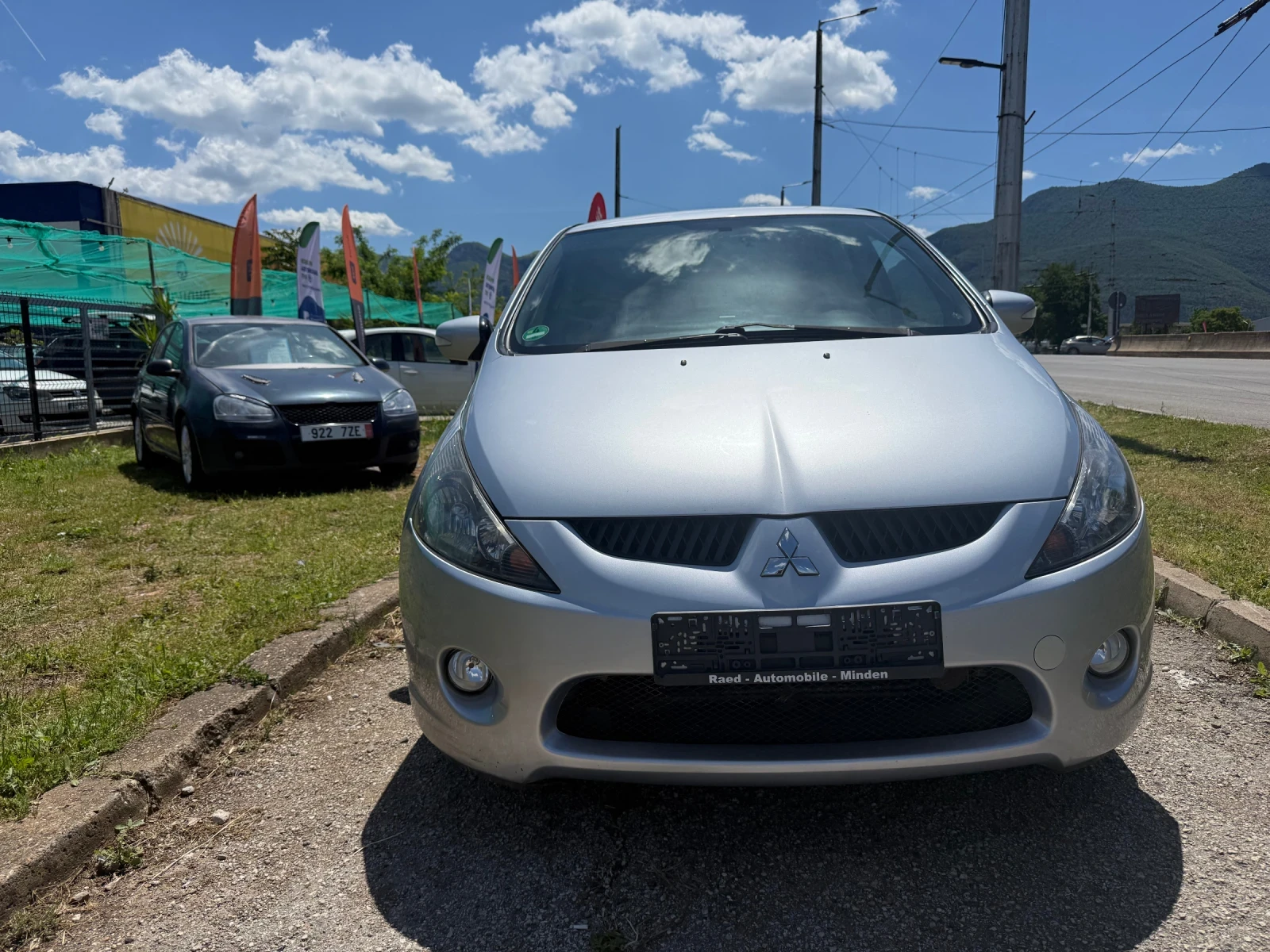 Mitsubishi Grandis 2.4 Бензин/164 коня /7 места, снимка 2 - Автомобили и джипове - 54711537