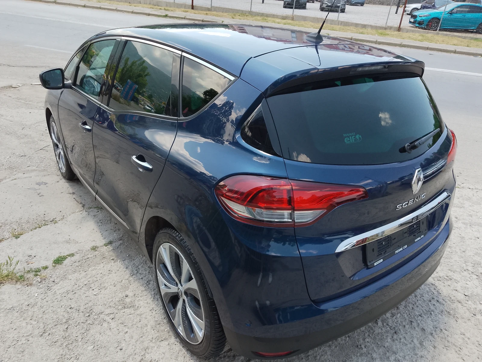 Renault Scenic 1.5 DCI/NAVI/CAMERA, снимка 7 - Автомобили и джипове - 54834542