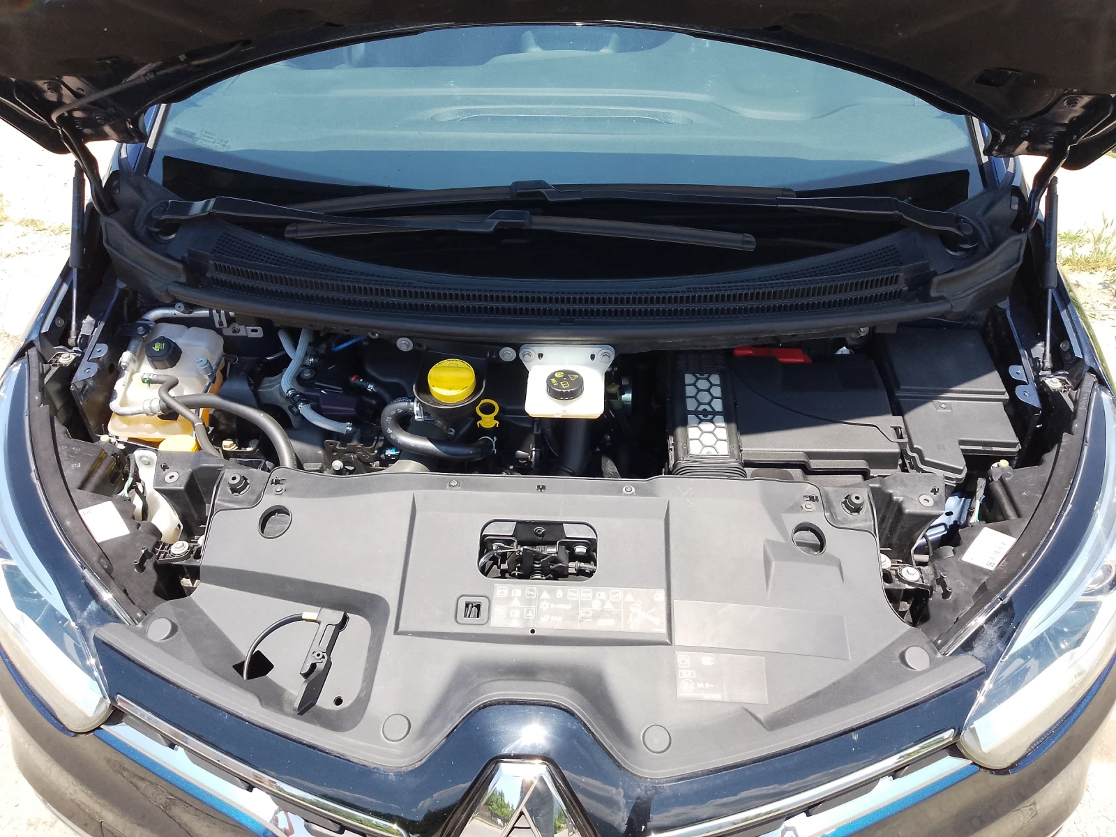Renault Scenic 1.5 DCI/NAVI/CAMERA, снимка 16 - Автомобили и джипове - 54834542