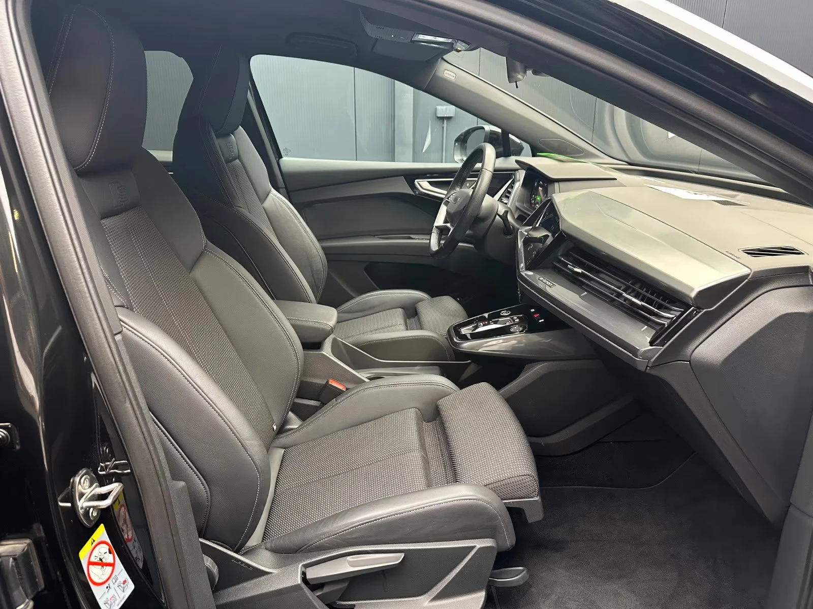 Audi E-Tron e-tron/265HP/45/SPORTBACK/S-LINE/CAM/708z, снимка 14 - Автомобили и джипове - 55554723