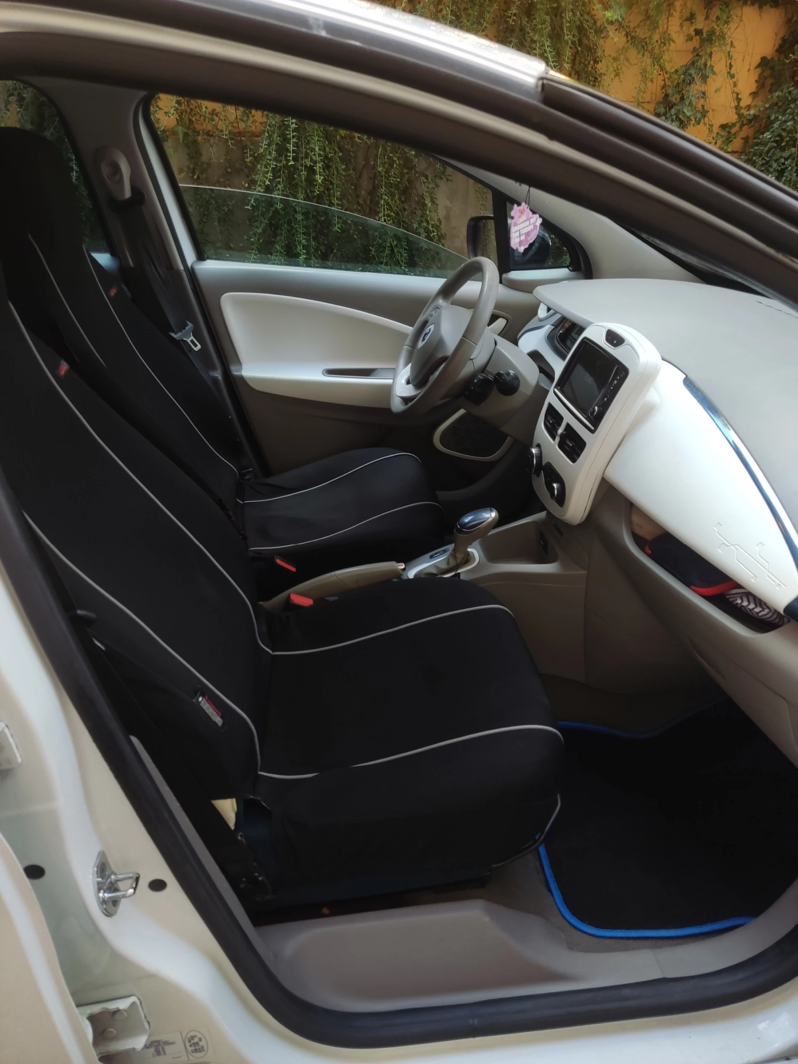 Renault Zoe, снимка 4 - Автомобили и джипове - 55554962