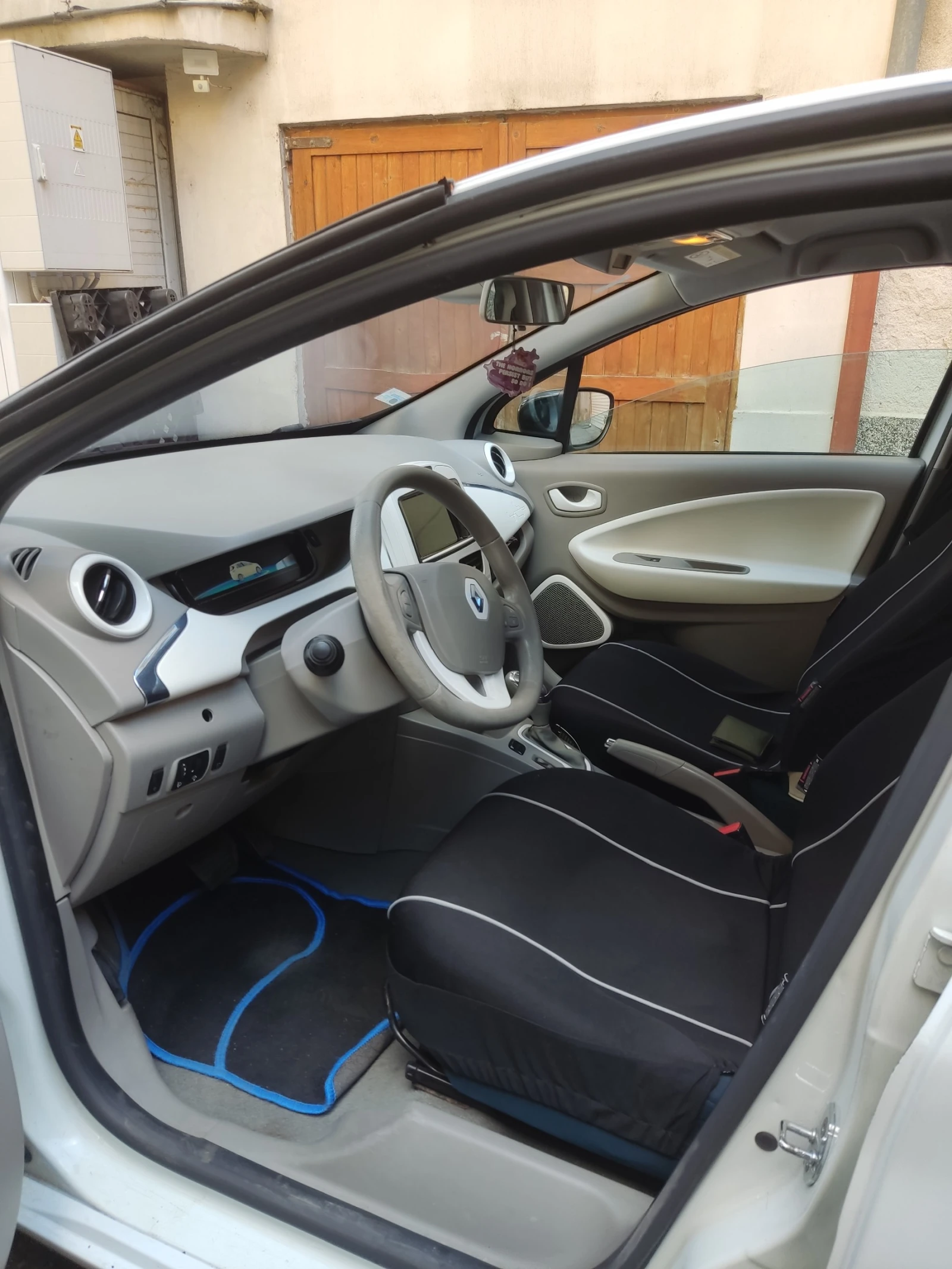 Renault Zoe, снимка 3 - Автомобили и джипове - 55554962