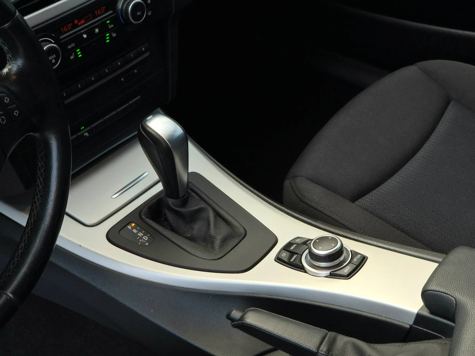 BMW 320 2.0 D* 177* УНИКАТ ФЕЙСЛИФТ , снимка 10 - Автомобили и джипове - 55580038