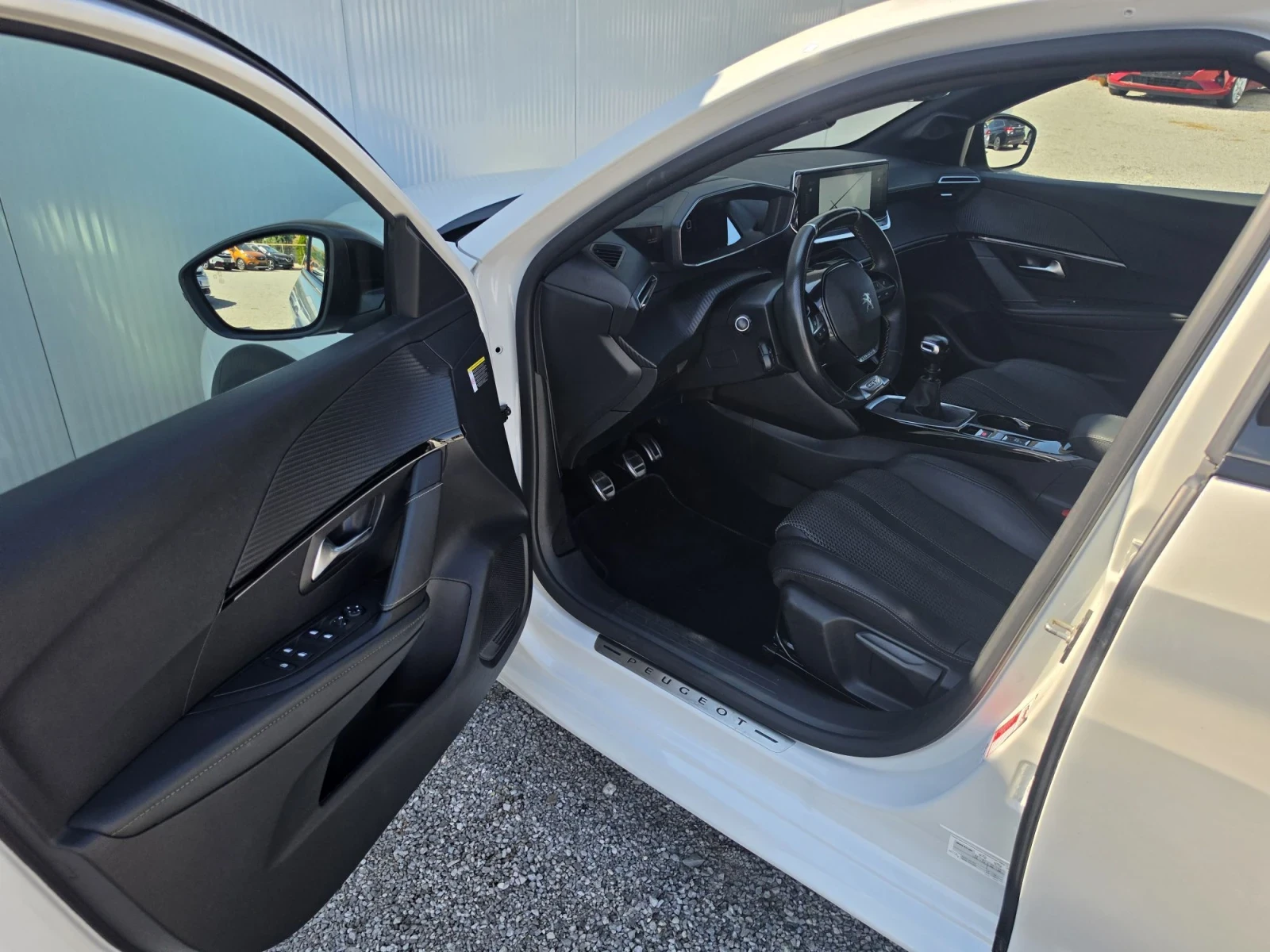 Peugeot 208 1.5BlueHDi GTline LED 92000km, снимка 7 - Автомобили и джипове - 55737568