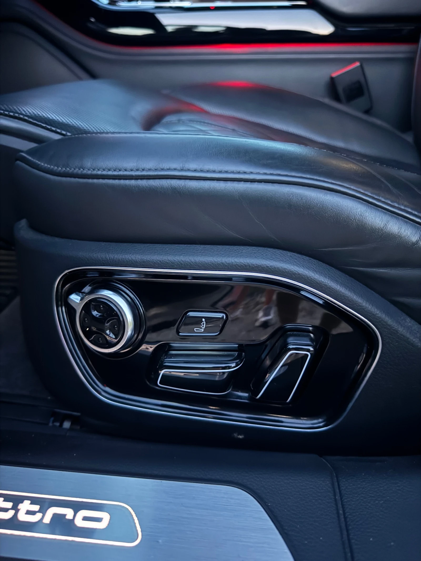 Audi A8, снимка 12 - Автомобили и джипове - 55806105