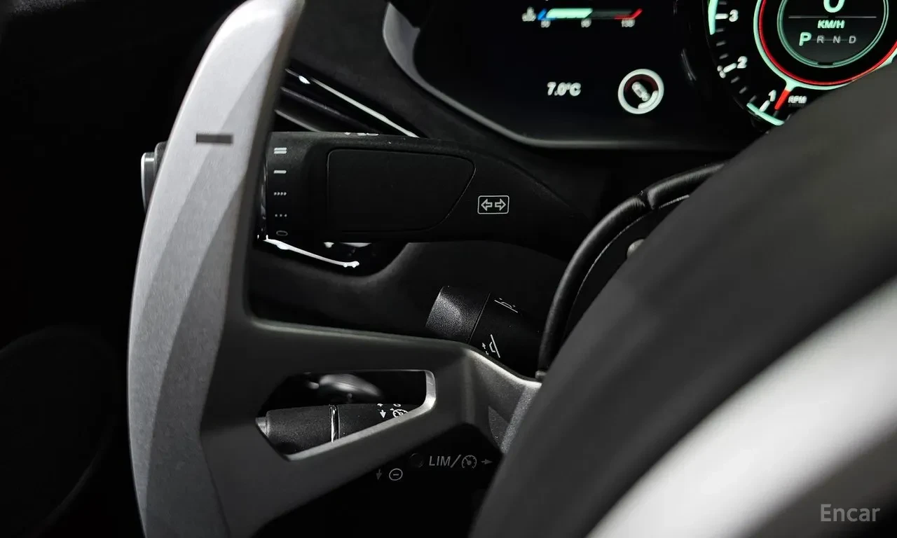 Aston Martin V8 Vantage Bang & Olufsen* Adaptive Damping* , снимка 14 - Автомобили и джипове - 56020667