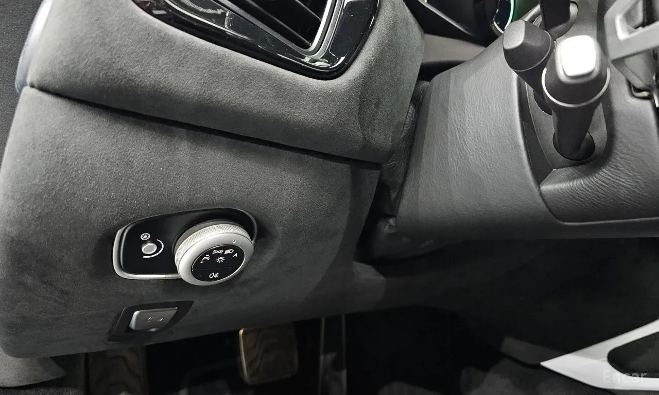 Aston Martin V8 Vantage Bang & Olufsen* Adaptive Damping* , снимка 13 - Автомобили и джипове - 56020667
