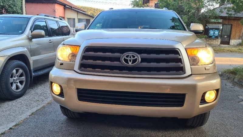 Toyota Sequoia 5.7 SR5 4х4, снимка 6 - Автомобили и джипове - 47052435