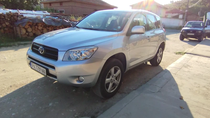 Toyota Rav4, снимка 1 - Автомобили и джипове - 46939045