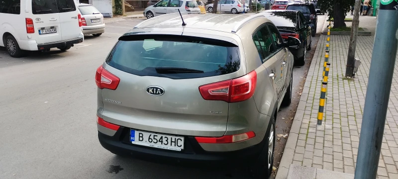 Kia Sportage 2.0 crdi 4x4 aut ex, снимка 3 - Автомобили и джипове - 47544545